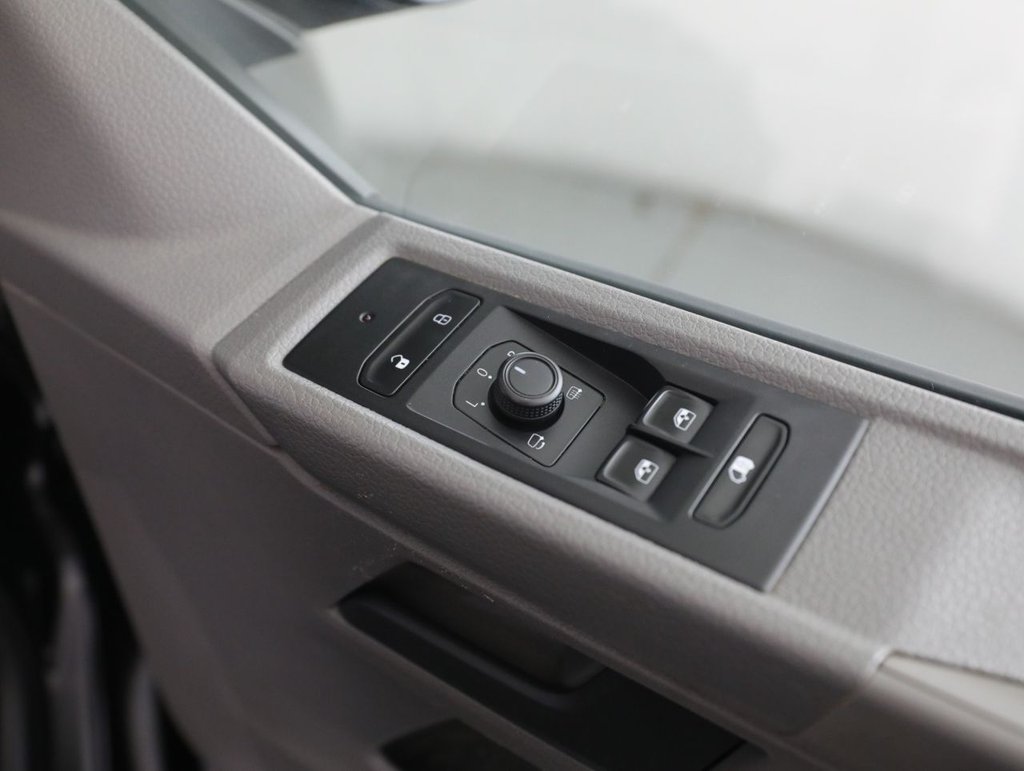 Used Volkswagen Transporter 2023 for sale - 77680575: Photo 27
