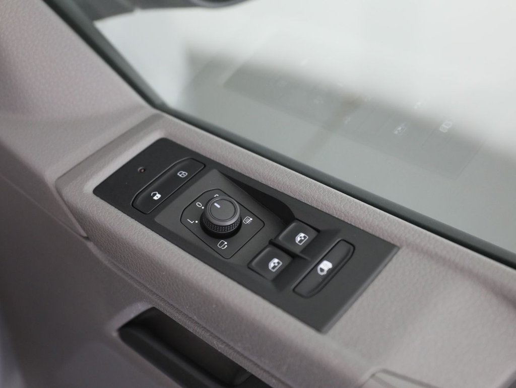 Used Volkswagen Transporter 2023 for sale - 78172517: Photo 33
