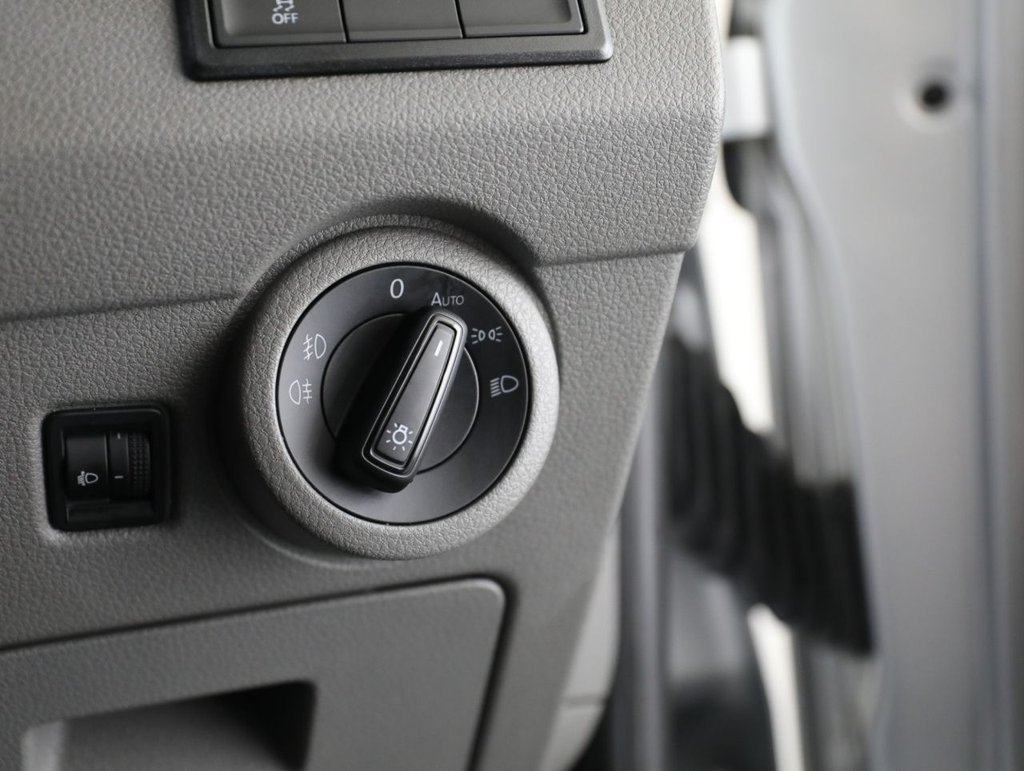 Used Volkswagen Transporter 2023 for sale - 78172517: Photo 35