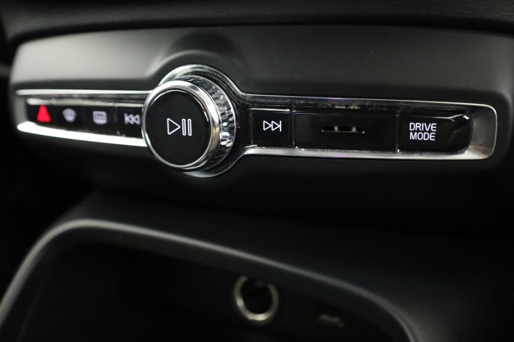 Used Volvo XC40 2020 for sale - 76754565: Photo 32