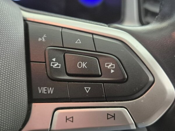 Used Volkswagen T-Roc 2022 for sale - 76229127: Photo 24
