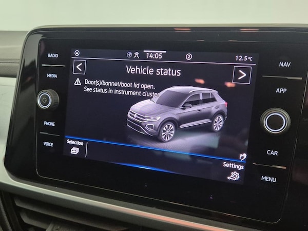 Used Volkswagen T-Roc 2022 for sale - 76229127: Photo 25