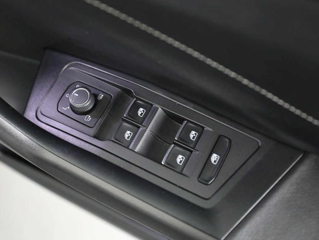 Used Volkswagen T-Roc 2022 for sale - 76406344: Photo 32