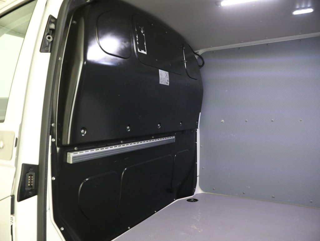 Used Volkswagen Transporter 2021 for sale - 77239322: Photo 39