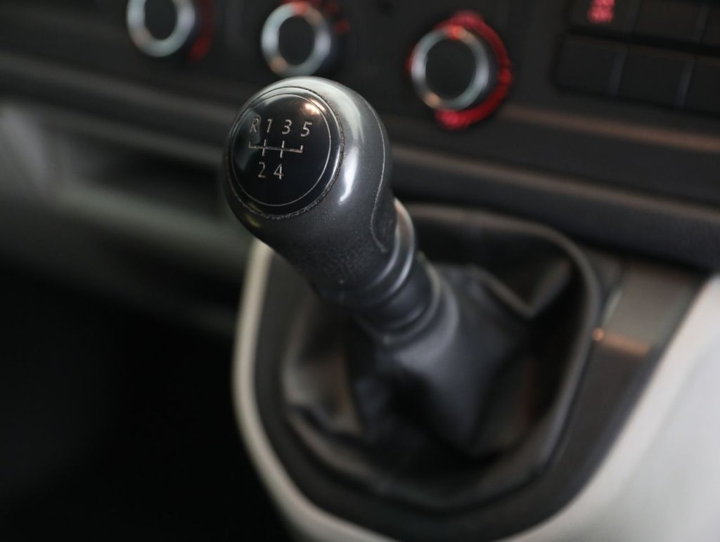 Used Volkswagen Transporter 2019 for sale - 78186618: Photo 23