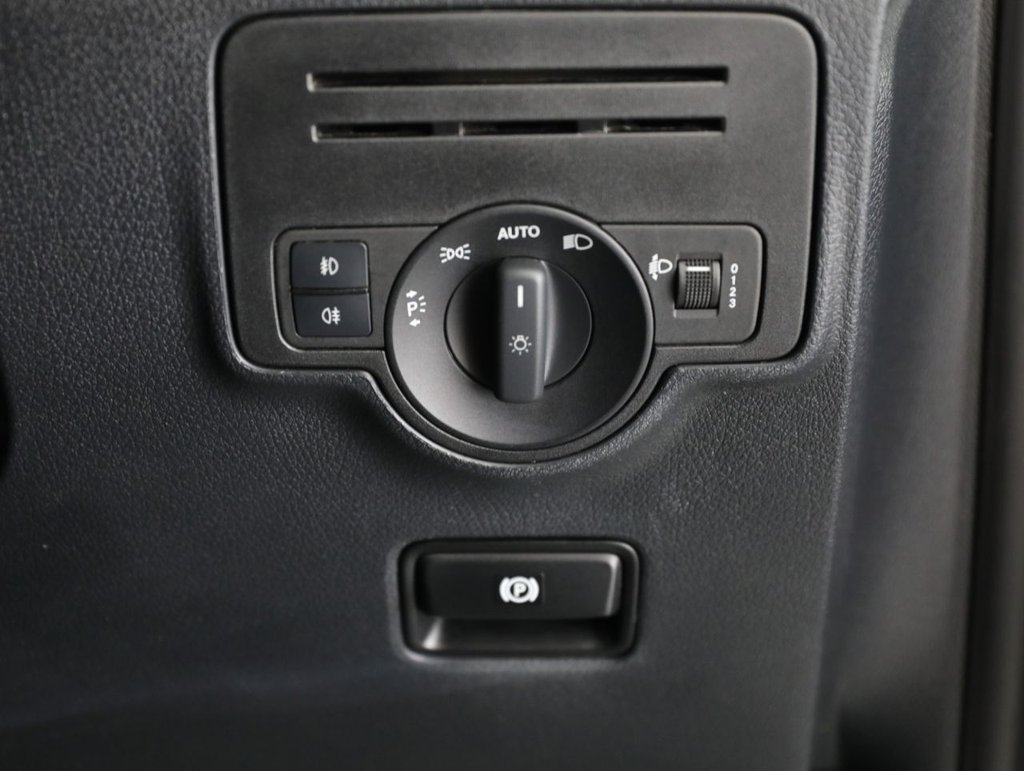 Used Mercedes-Benz Vito 2021 for sale - 77952671: Photo 33