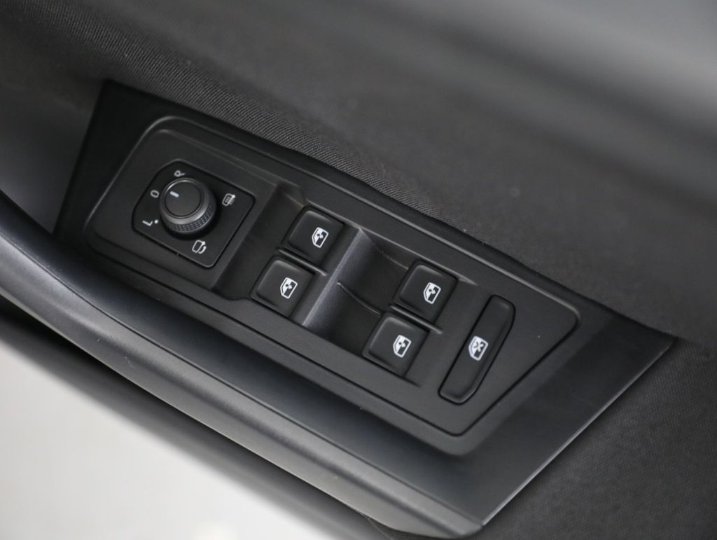 Used Volkswagen T-Roc 2023 for sale - 78036455: Photo 30