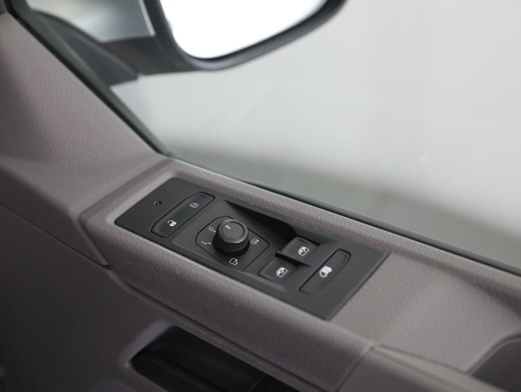 Used Volkswagen Transporter 2021 for sale - 77205517: Photo 30
