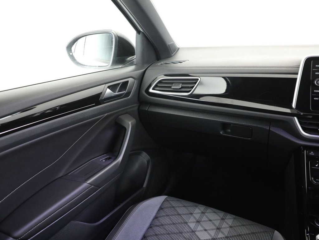 Used Volkswagen T-Roc 2022 for sale - 77692918: Photo 41