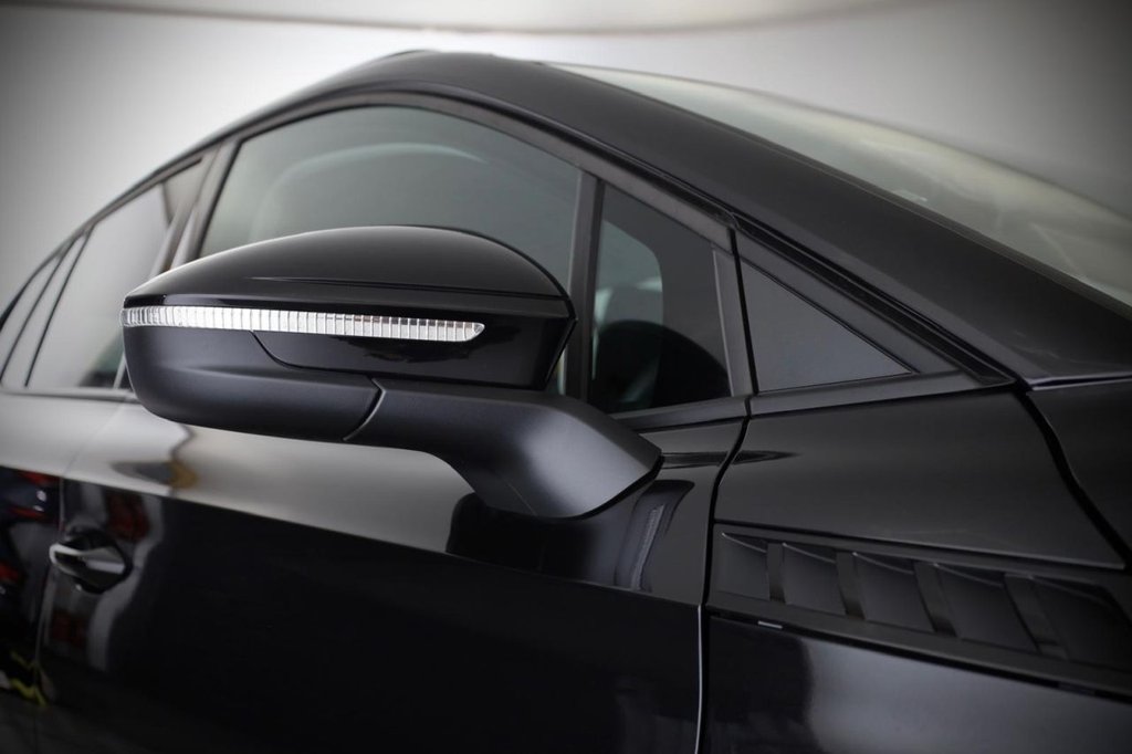 Used Skoda Enyaq 2024 for sale - 76261437: Photo 8