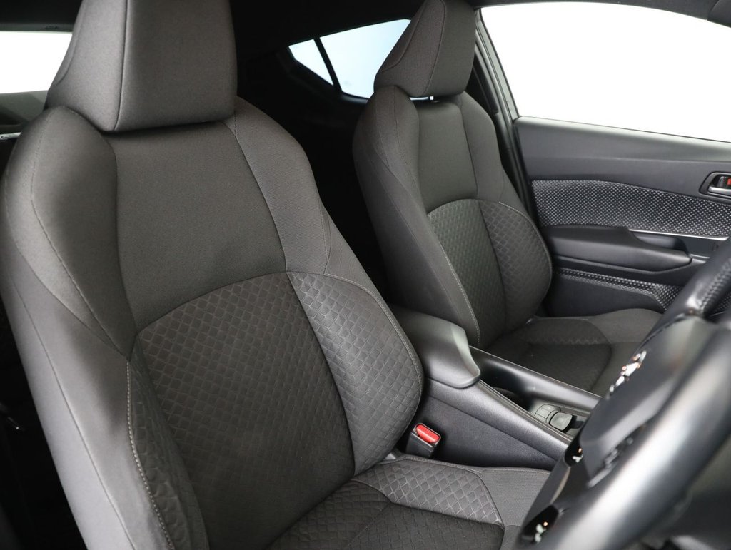 Used Toyota C-HR 2022 for sale - 76773052: Photo 22