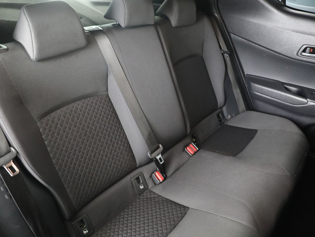 Used Toyota C-HR 2022 for sale - 76773052: Photo 32