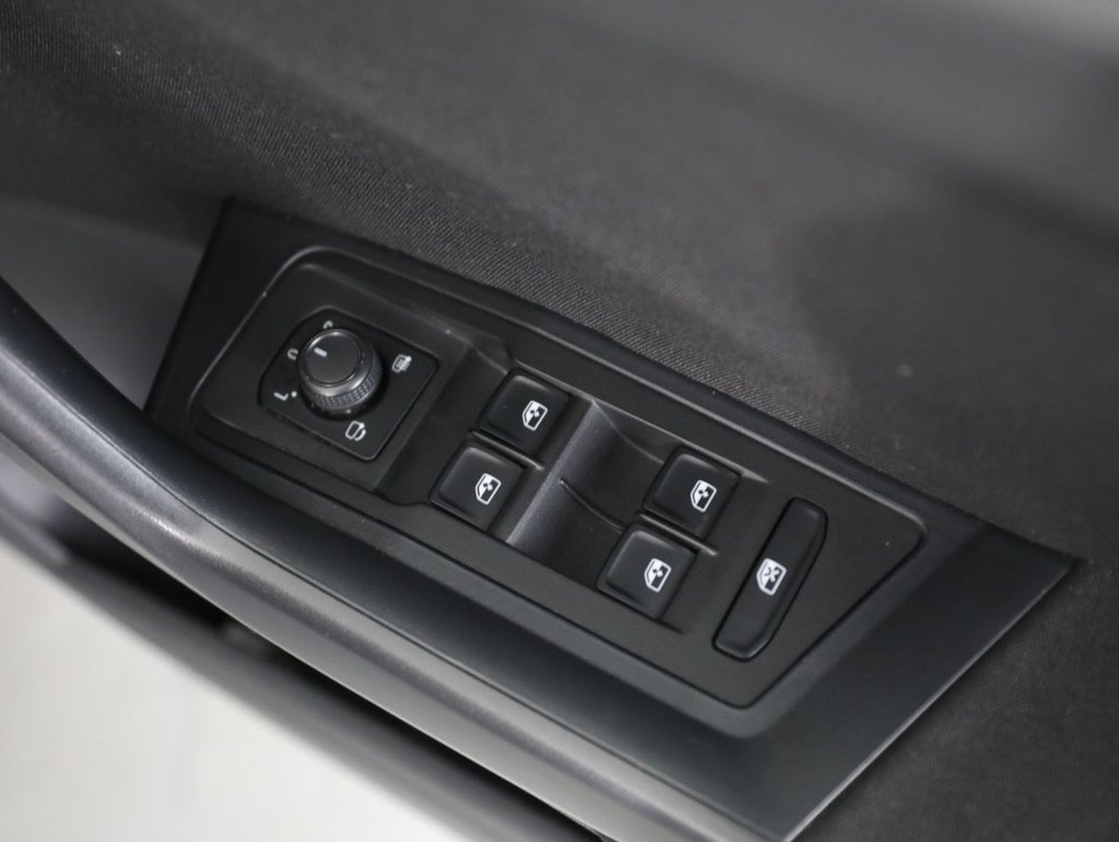 Used Volkswagen T-Roc 2023 for sale - 77710876: Photo 40