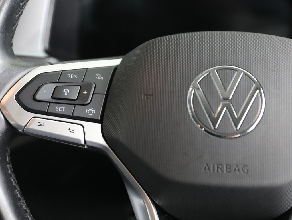 Used Volkswagen T-Roc 2022 for sale - 77031073: Photo 22