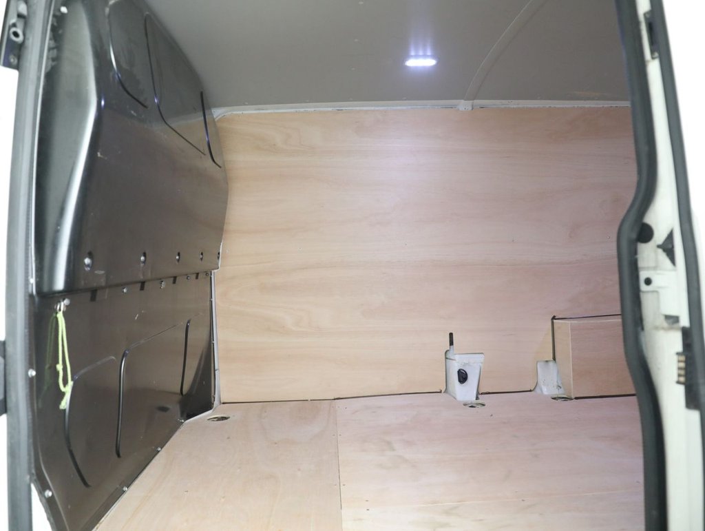 Used Volkswagen Transporter 2021 for sale - 77634577: Photo 38