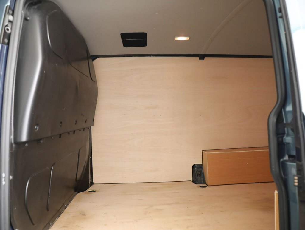 Used Volkswagen Transporter 2019 for sale - 77451620: Photo 35