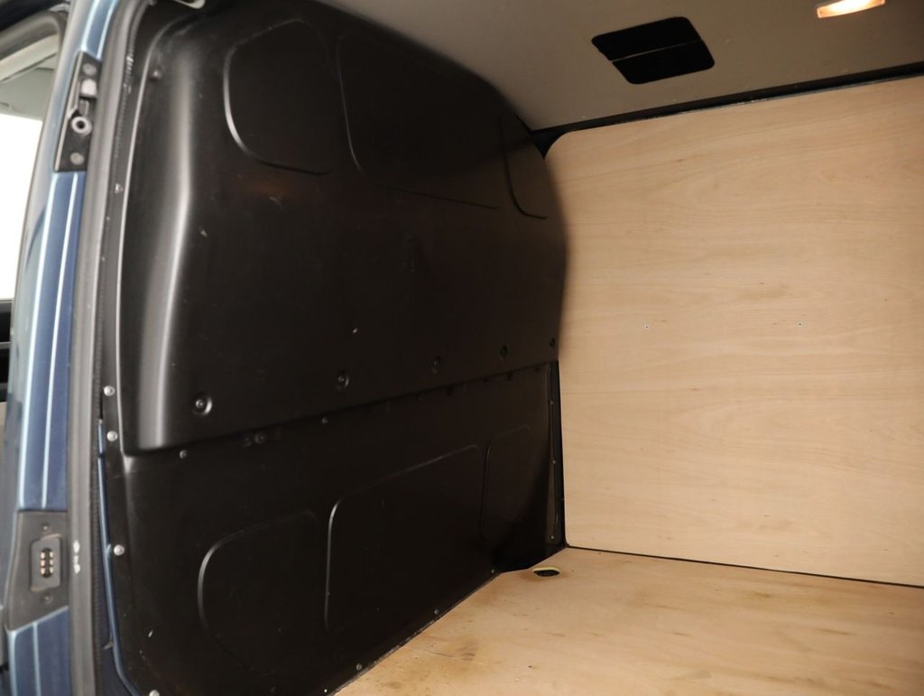 Used Volkswagen Transporter 2019 for sale - 77451620: Photo 39