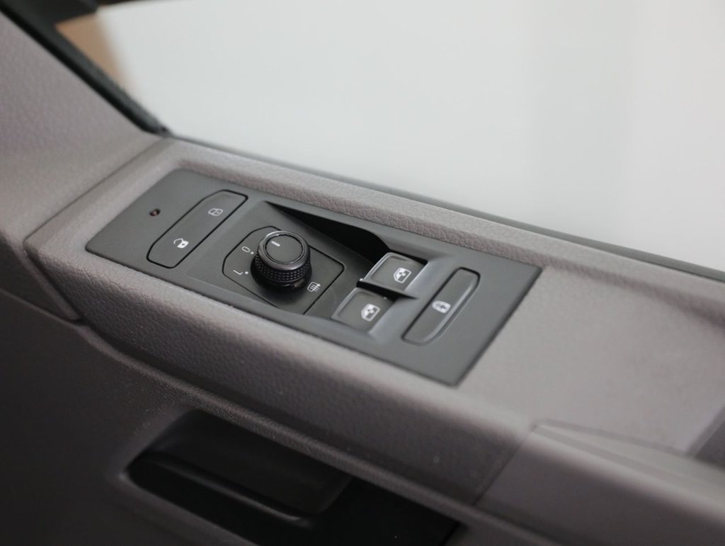 Used Volkswagen Transporter Shuttle 2020 for sale - 77218607: Photo 29