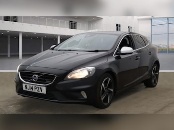 Used Volvo V40 2014 for sale - 75998472: Photo 2