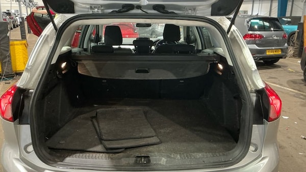 Used Ford Focus 2019 for sale - 75630400: Photo 9