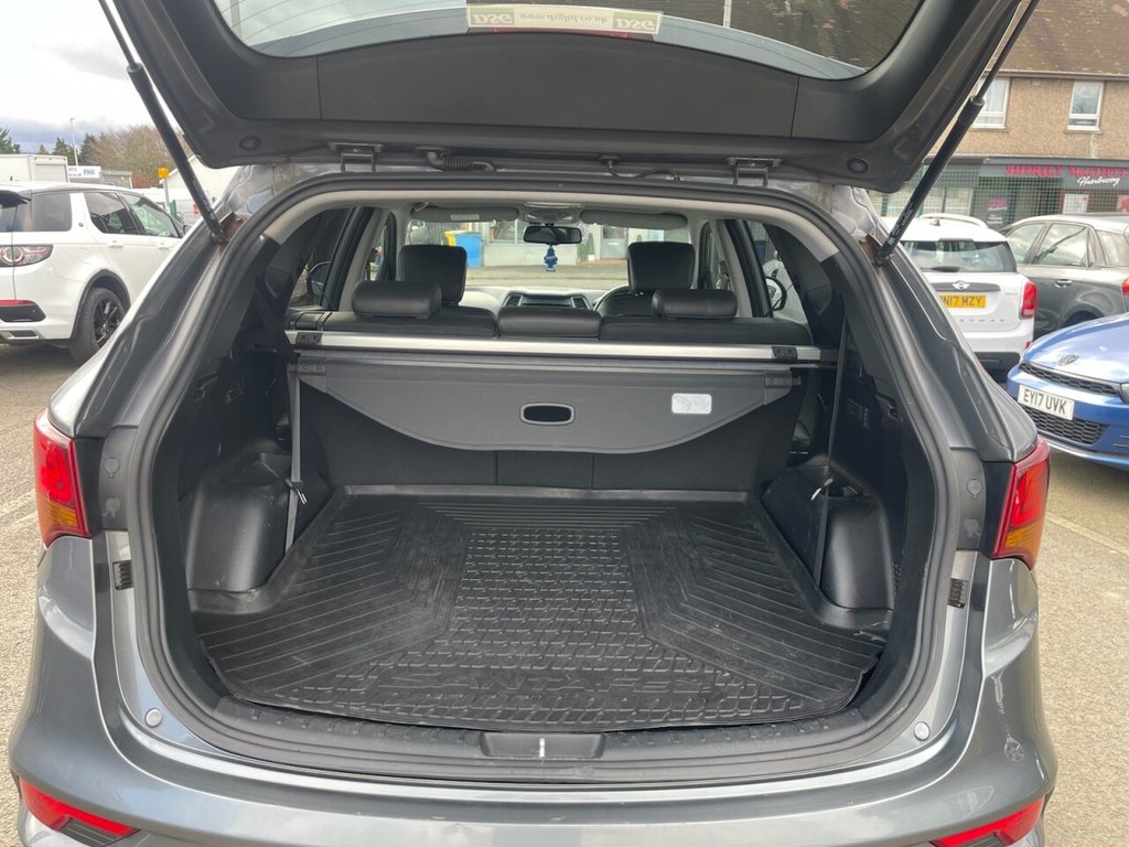 Used Hyundai Santa Fe 2016 for sale - 77805868: Photo 9