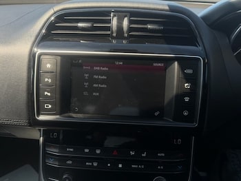 Used Jaguar XE 2017 for sale - 79129433: Photo