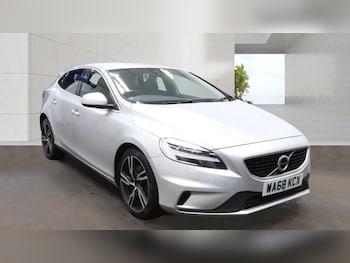 Used Volvo V40 2018 for sale - 79370276: Photo
