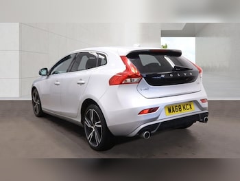 Used Volvo V40 2018 for sale - 79370276: Photo