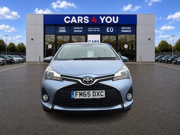 Used Toyota Yaris 2015 for sale - 79474721: Photo