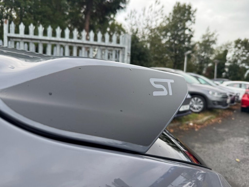 Used Ford Focus 2016 for sale - 76840980: Photo 13