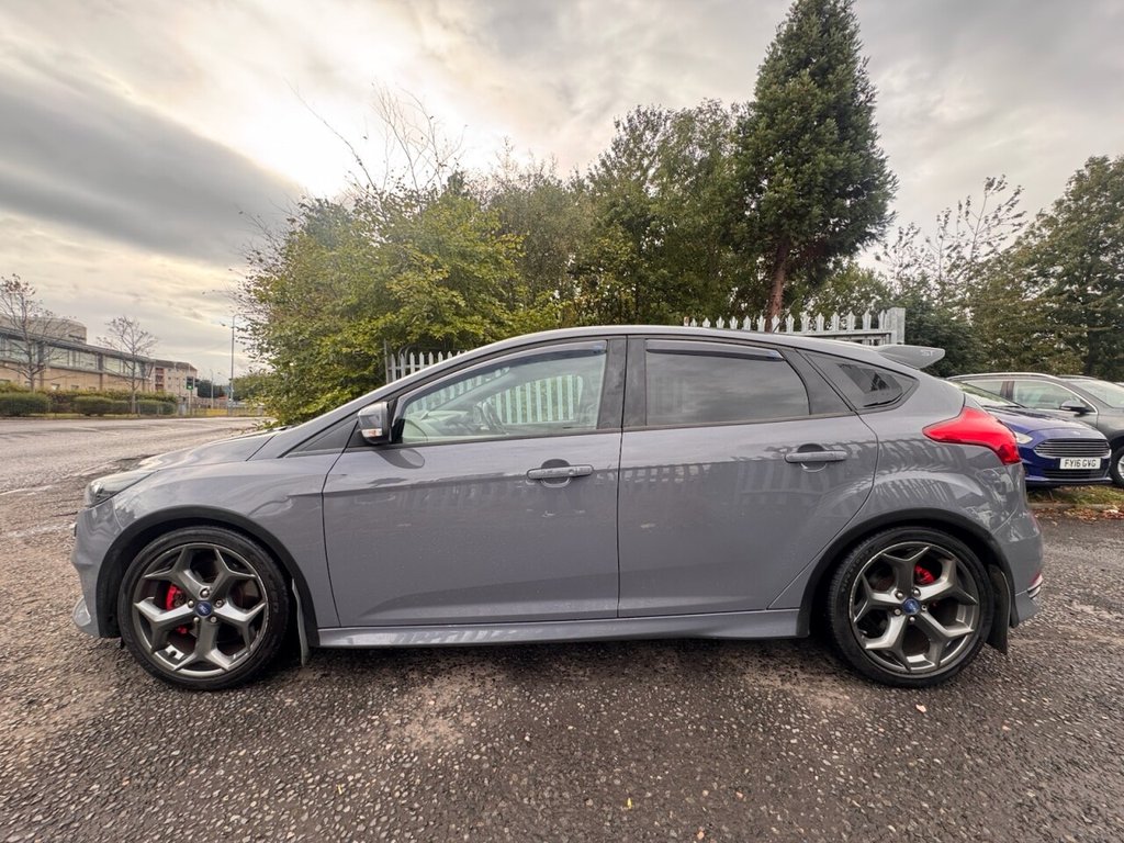 Used Ford Focus 2016 for sale - 76840980: Photo 4