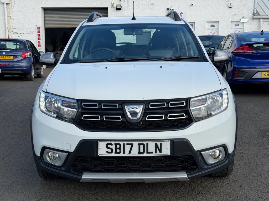 Used Dacia Sandero Stepway 2017 for sale - 77835135: Photo 2