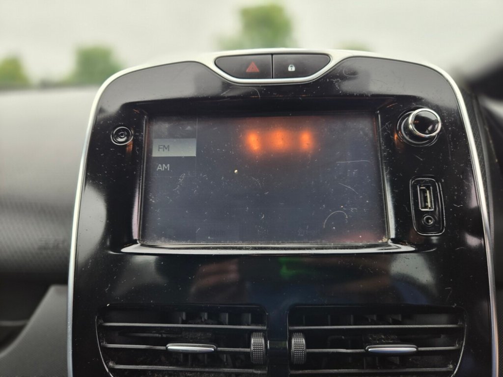 Used Renault Clio 2015 for sale - 77936464: Photo 16