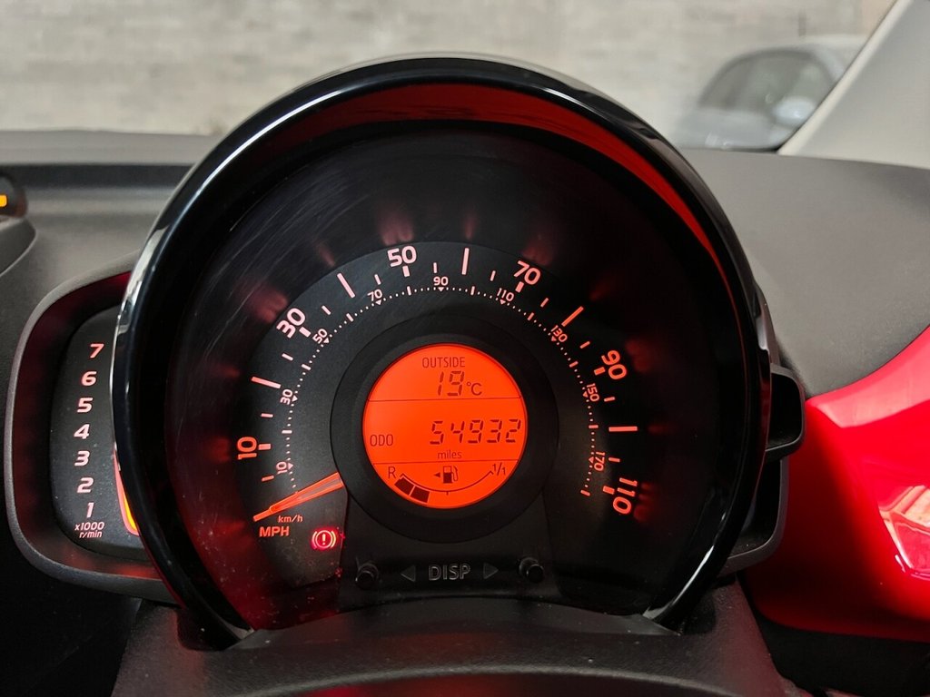 Used Toyota AYGO 2016 for sale - 76105510: Photo 9