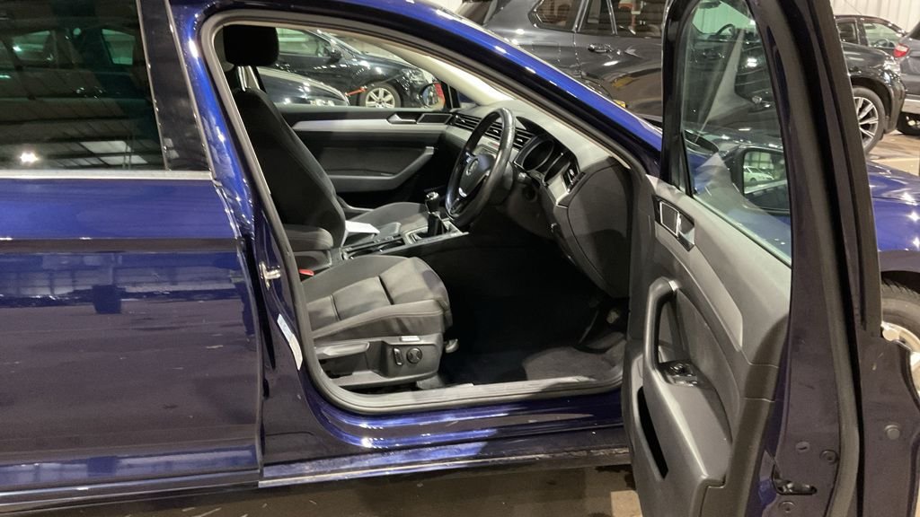 Used Volkswagen Passat 2018 for sale - 77720215: Photo 21