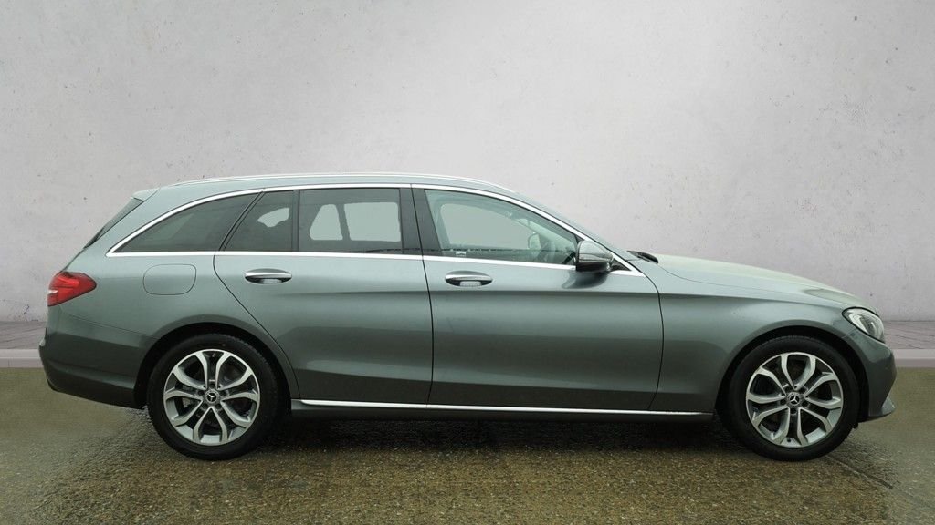 Used Mercedes-Benz C Class 2017 for sale - 77632130: Photo 5