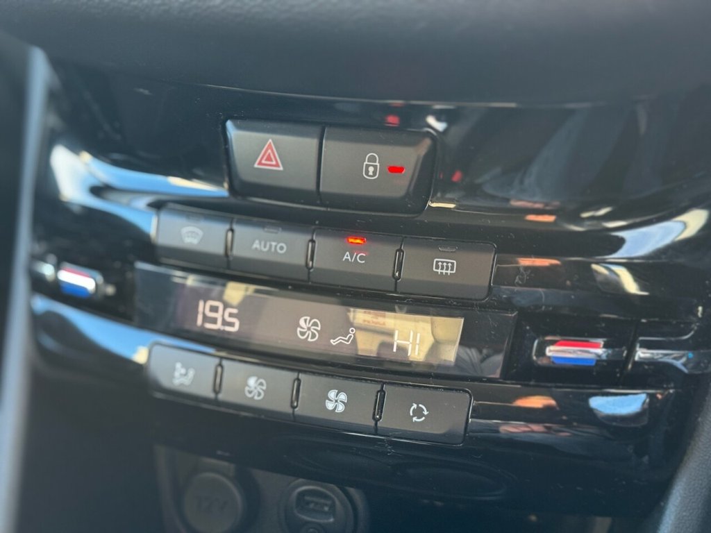 Used Peugeot 208 2012 for sale - 73888930: Photo 20