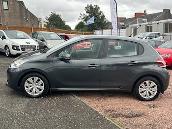 Used Peugeot 208 2014 for sale - 77890791: Photo
