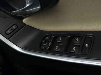 Used Volvo XC60 2017 for sale - 76654899: Photo 17