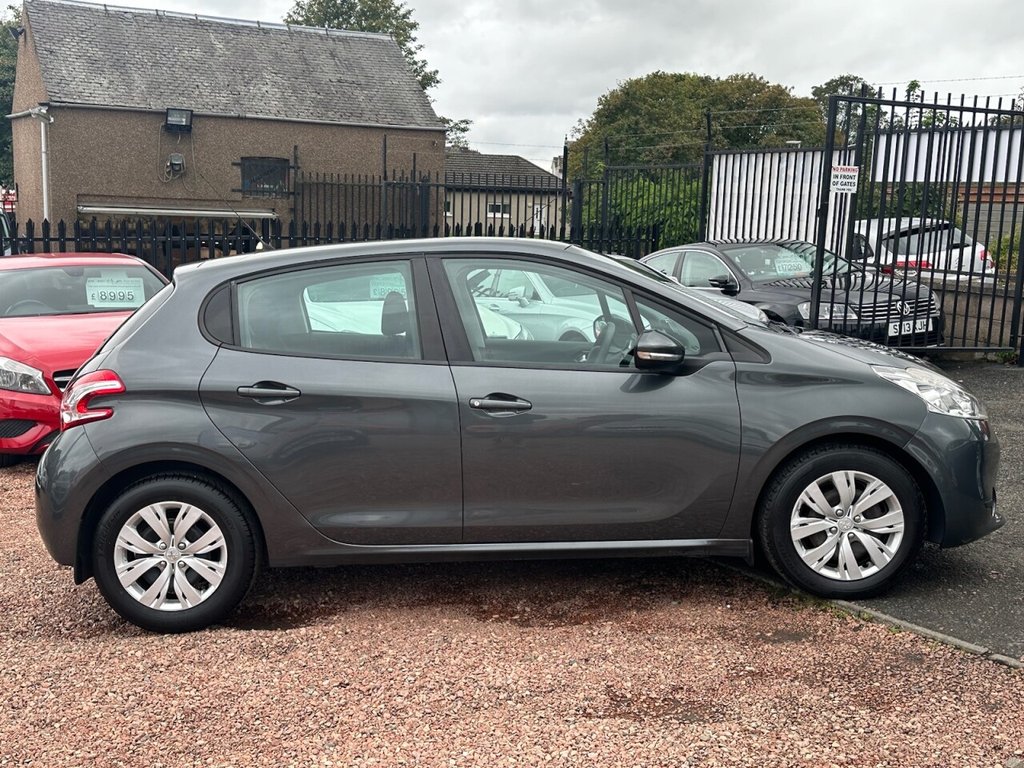 Used Peugeot 208 2014 for sale - 76323215: Photo 8