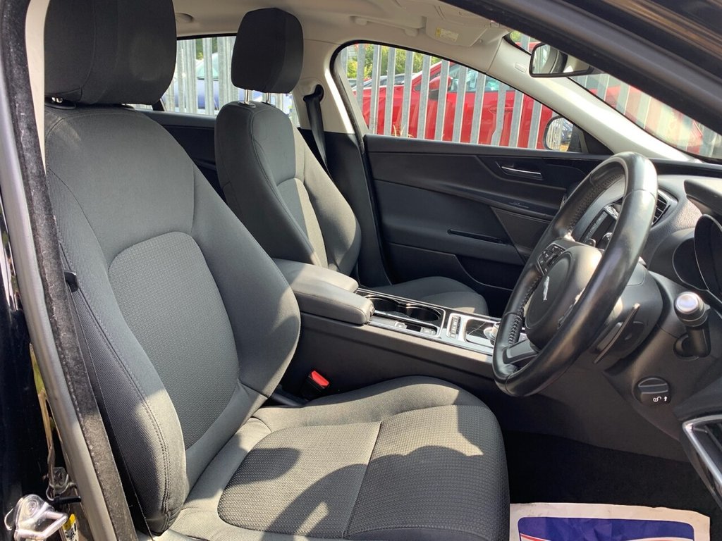 Used Jaguar XE 2015 for sale - 77520674: Photo 11