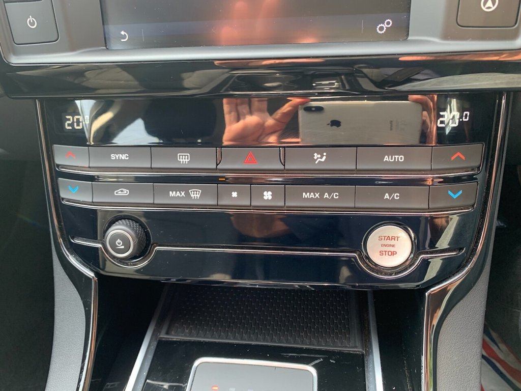 Used Jaguar XE 2015 for sale - 77520674: Photo 21