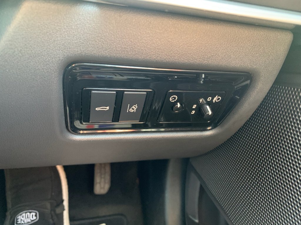 Used Jaguar XE 2015 for sale - 77520674: Photo 24