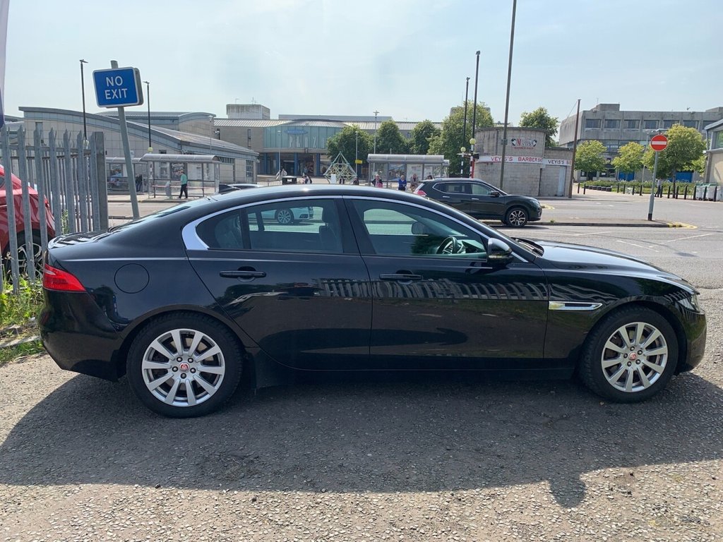 Used Jaguar XE 2015 for sale - 77520674: Photo 4