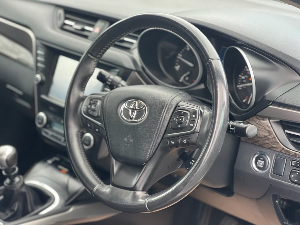 Used Toyota Avensis 2015 for sale - 76406256: Photo 8