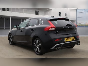 Used Volvo V40 2019 for sale - 76848059: Photo
