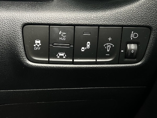 Used Hyundai KONA 2018 for sale - 74904082: Photo 15