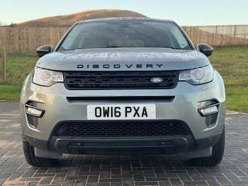 Used Land Rover Discovery Sport 2016 for sale - 76923232: Photo