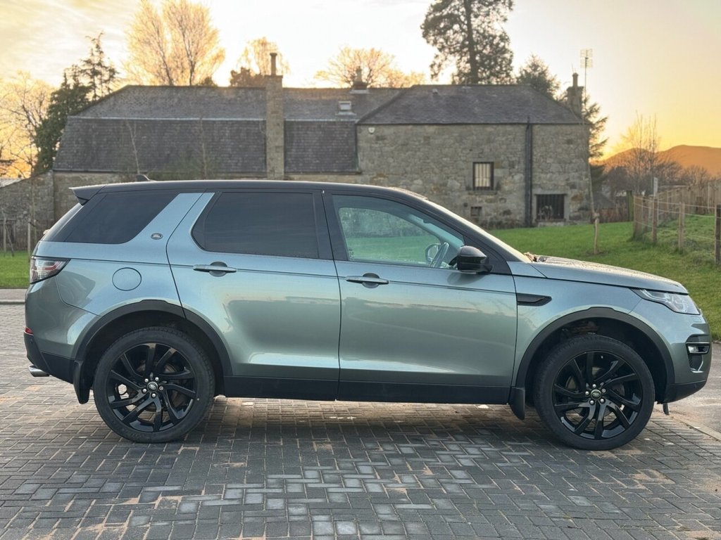 Used Land Rover Discovery Sport 2016 for sale - 76923232: Photo 4