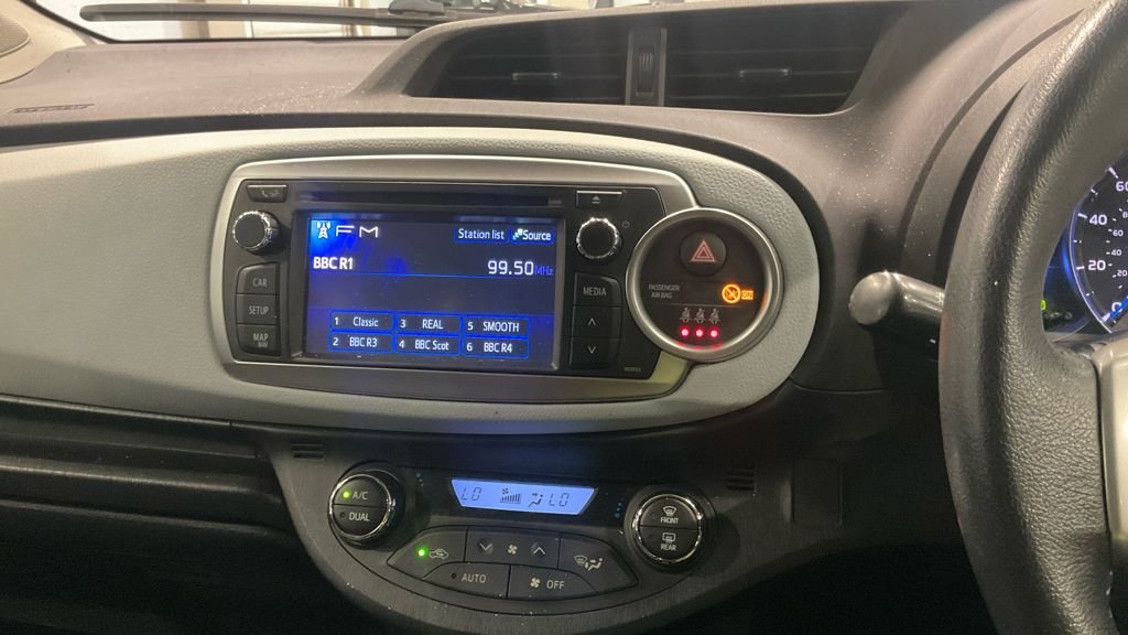 Used Toyota Yaris 2013 for sale - 76469977: Photo 11